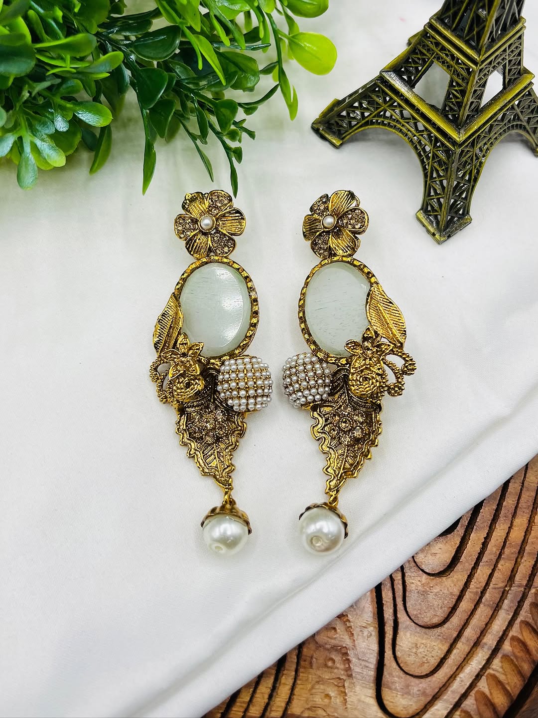 Handcrafted Bridal Choker & Tikka Set – Elegant Design in Seven Shades