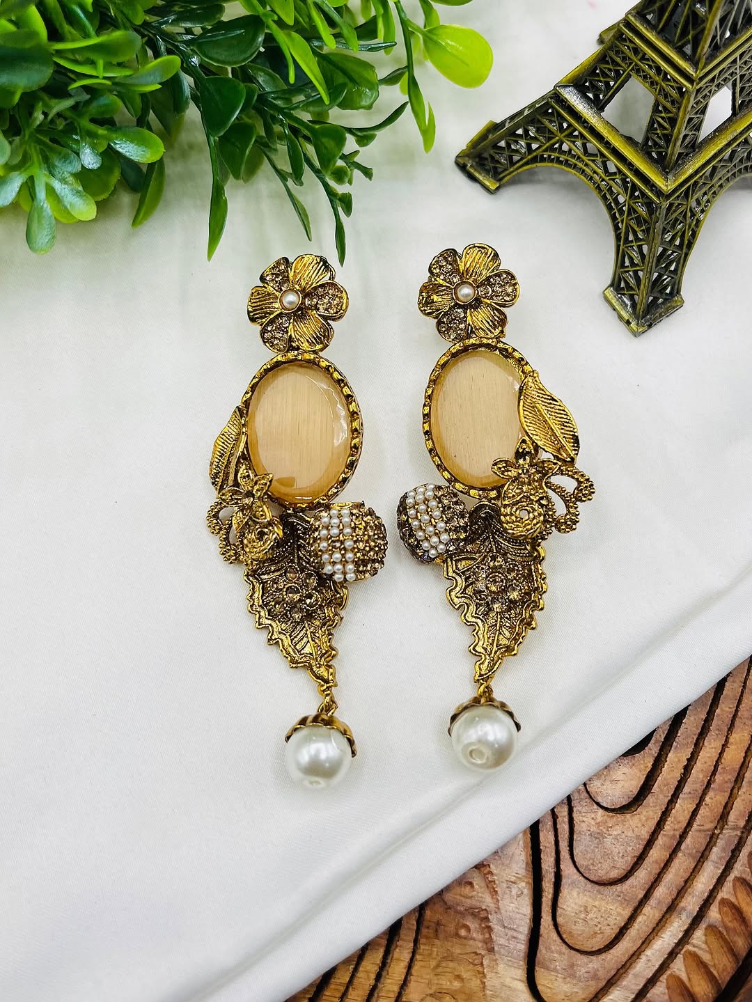 Handcrafted Bridal Choker & Tikka Set – Elegant Design in Seven Shades