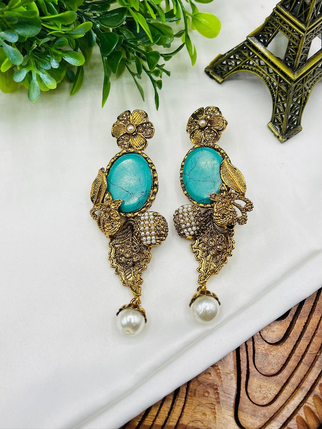 Handcrafted Bridal Choker & Tikka Set – Elegant Design in Seven Shades