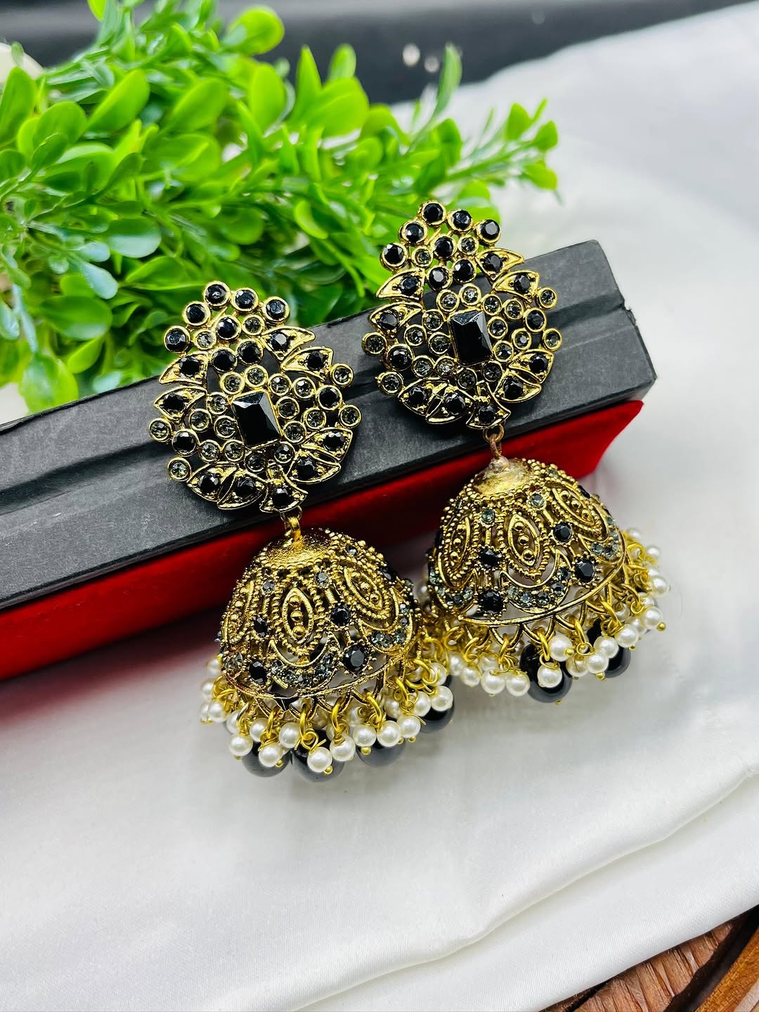 Elegant Traditional Jhumka – Timeless Handcrafted Beauty