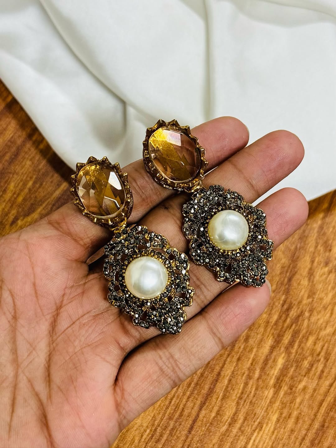 Elegant Turkish Style Earrings with Pearl & Crystal Detailing