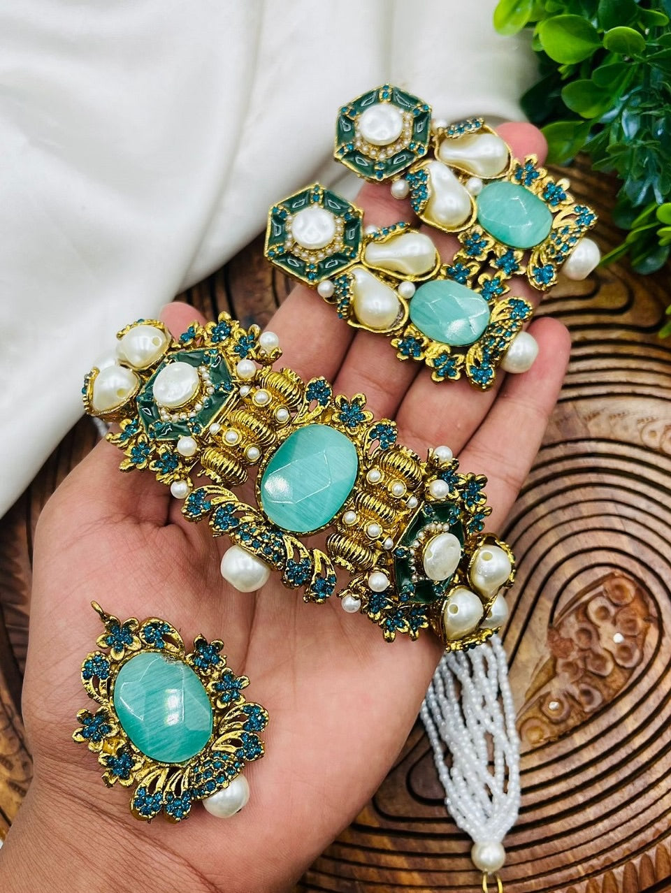 Exclusive Handcrafted Designer Choker – Elegant Statement Fashion Jewelry