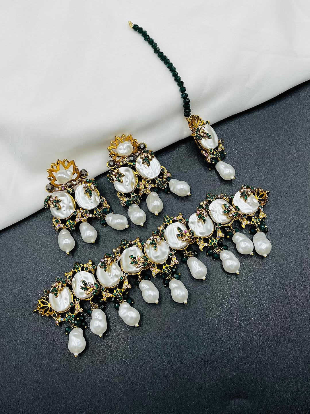 Elegant MOP Choker Set – Timeless Beauty & Modern Style