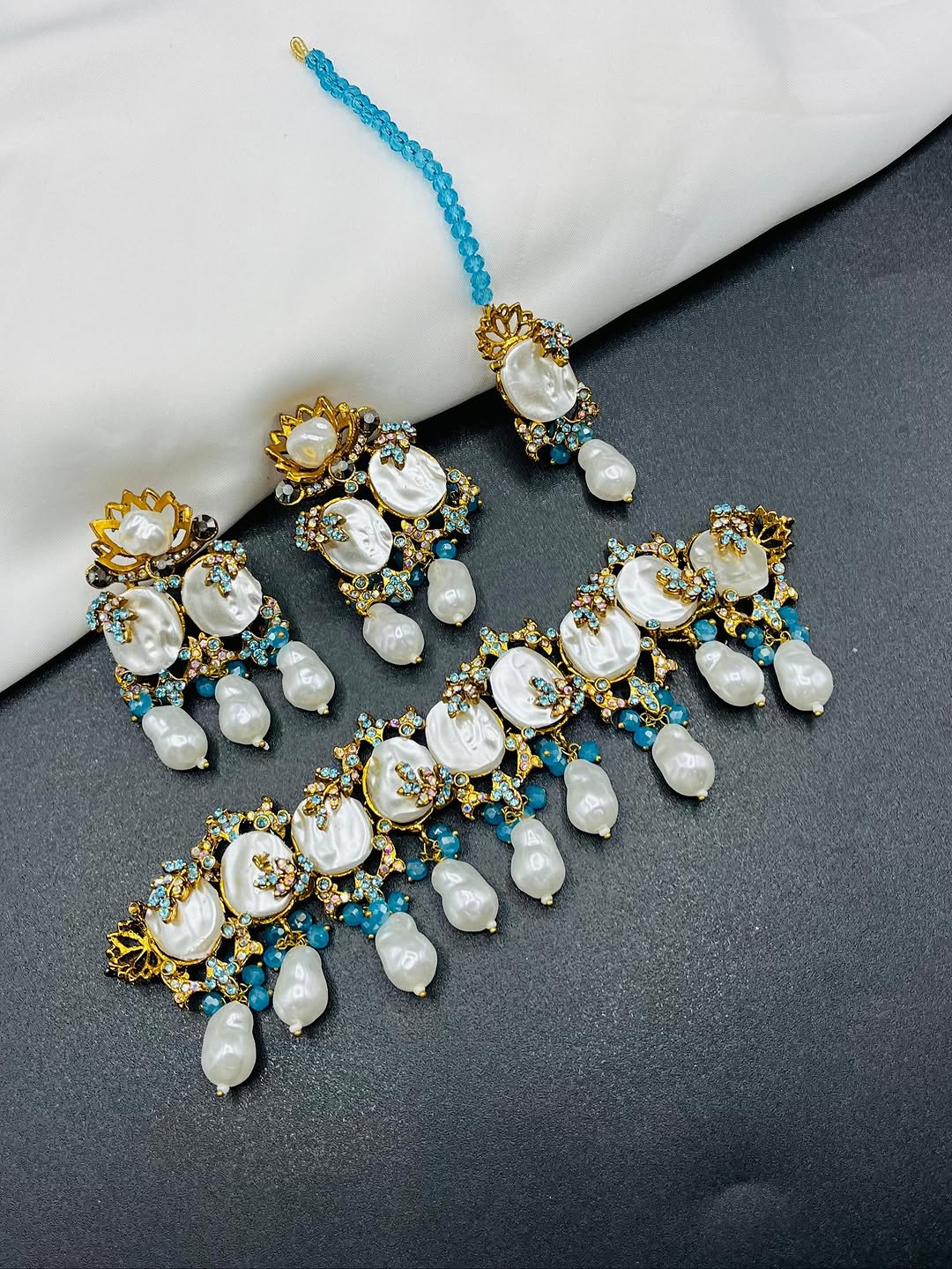 Elegant MOP Choker Set – Timeless Beauty & Modern Style