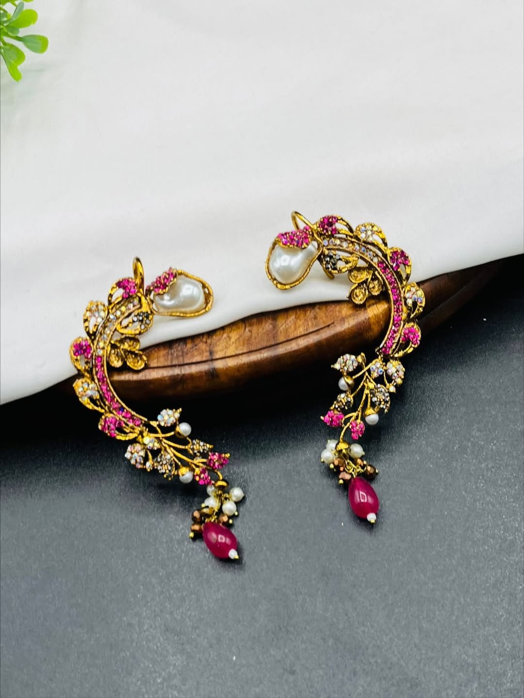 Premium Earcuff – Bold, Eye-Catching Jewelry for Women