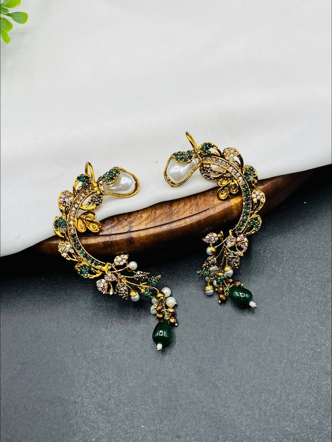 Premium Earcuff – Bold, Eye-Catching Jewelry for Women