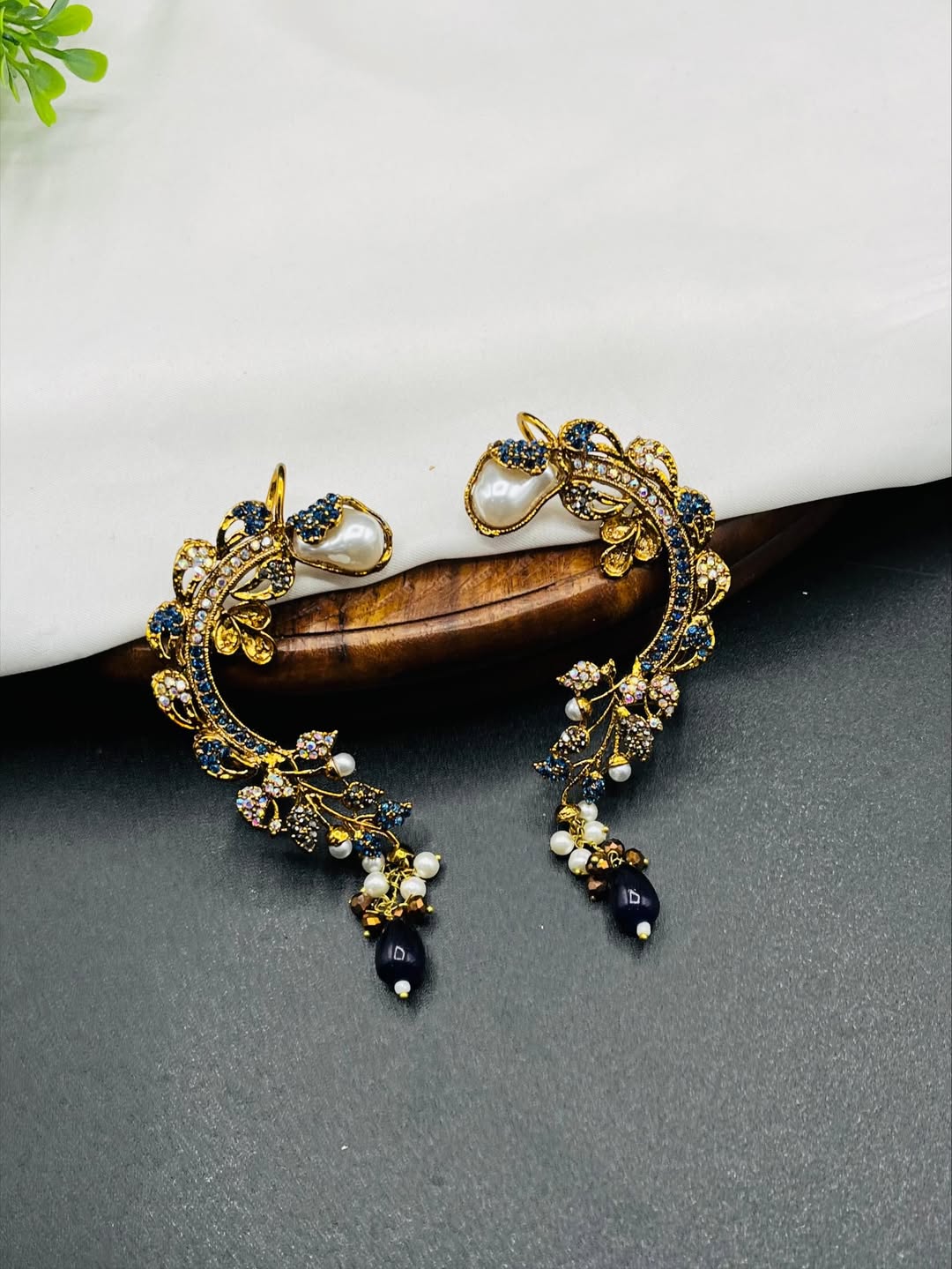 Premium Earcuff – Bold, Eye-Catching Jewelry for Women