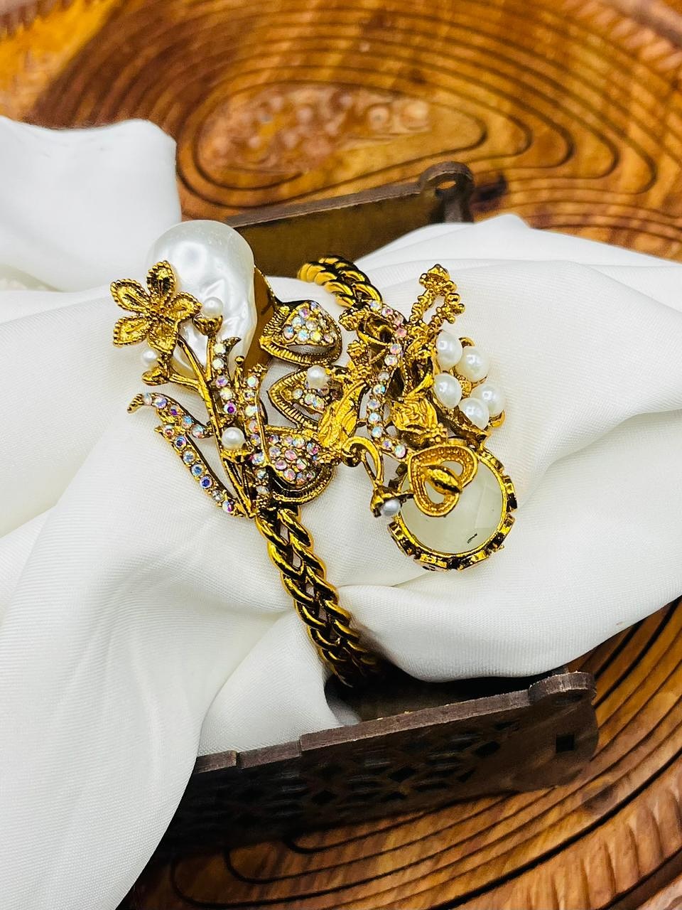 Handcrafted Doublet Stone Kara – Bold & Timeless Design