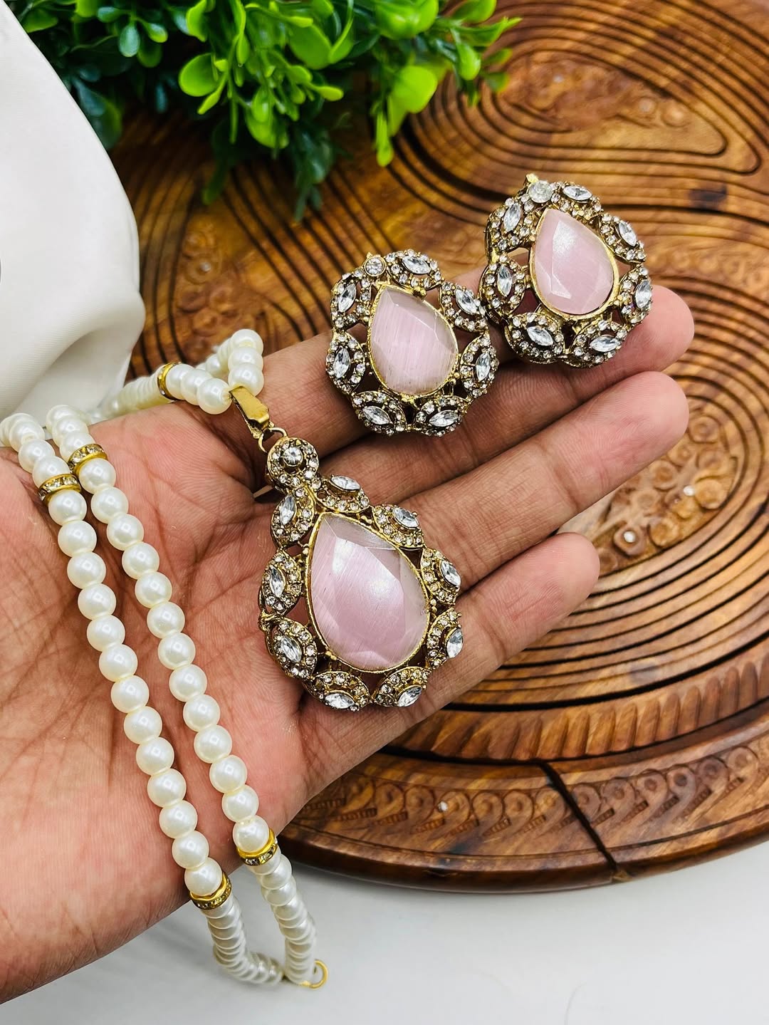 Handmade Locket Set – Stylish, Versatile & Sophisticated