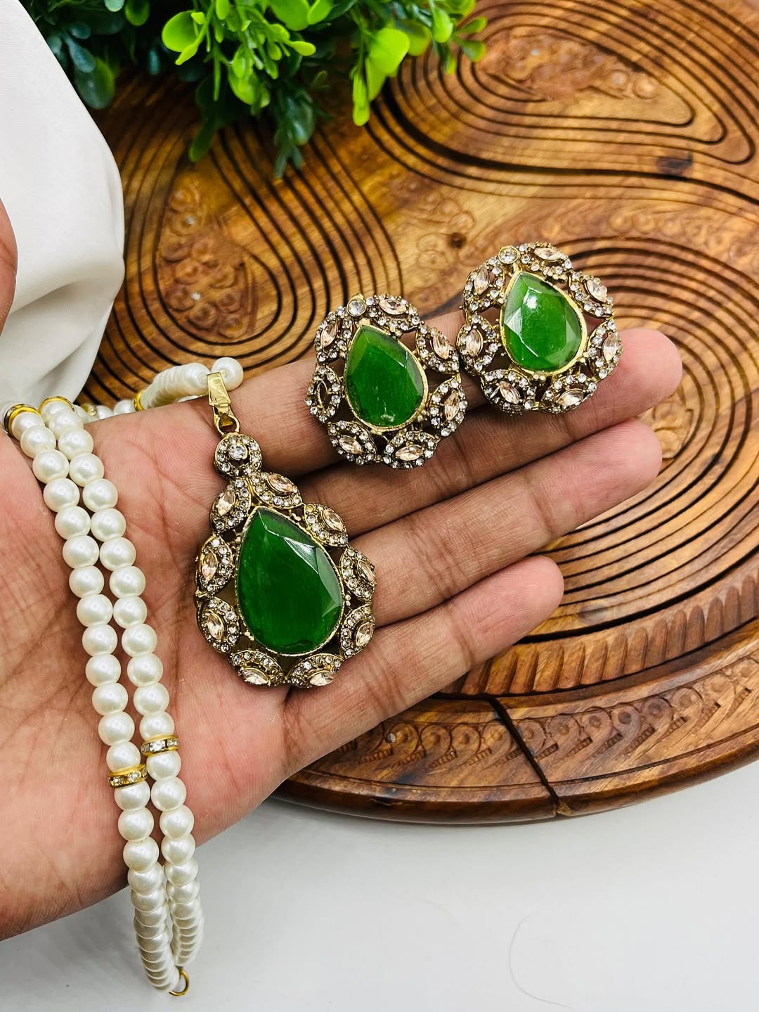 Handmade Locket Set – Stylish, Versatile & Sophisticated