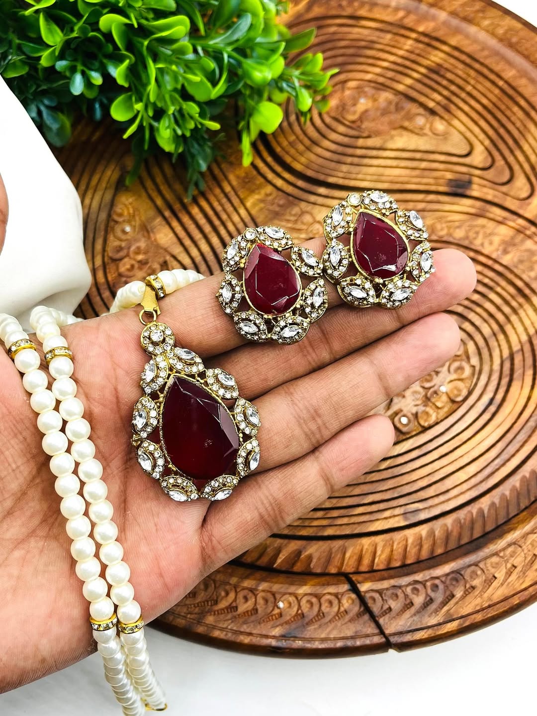 Handmade Locket Set – Stylish, Versatile & Sophisticated