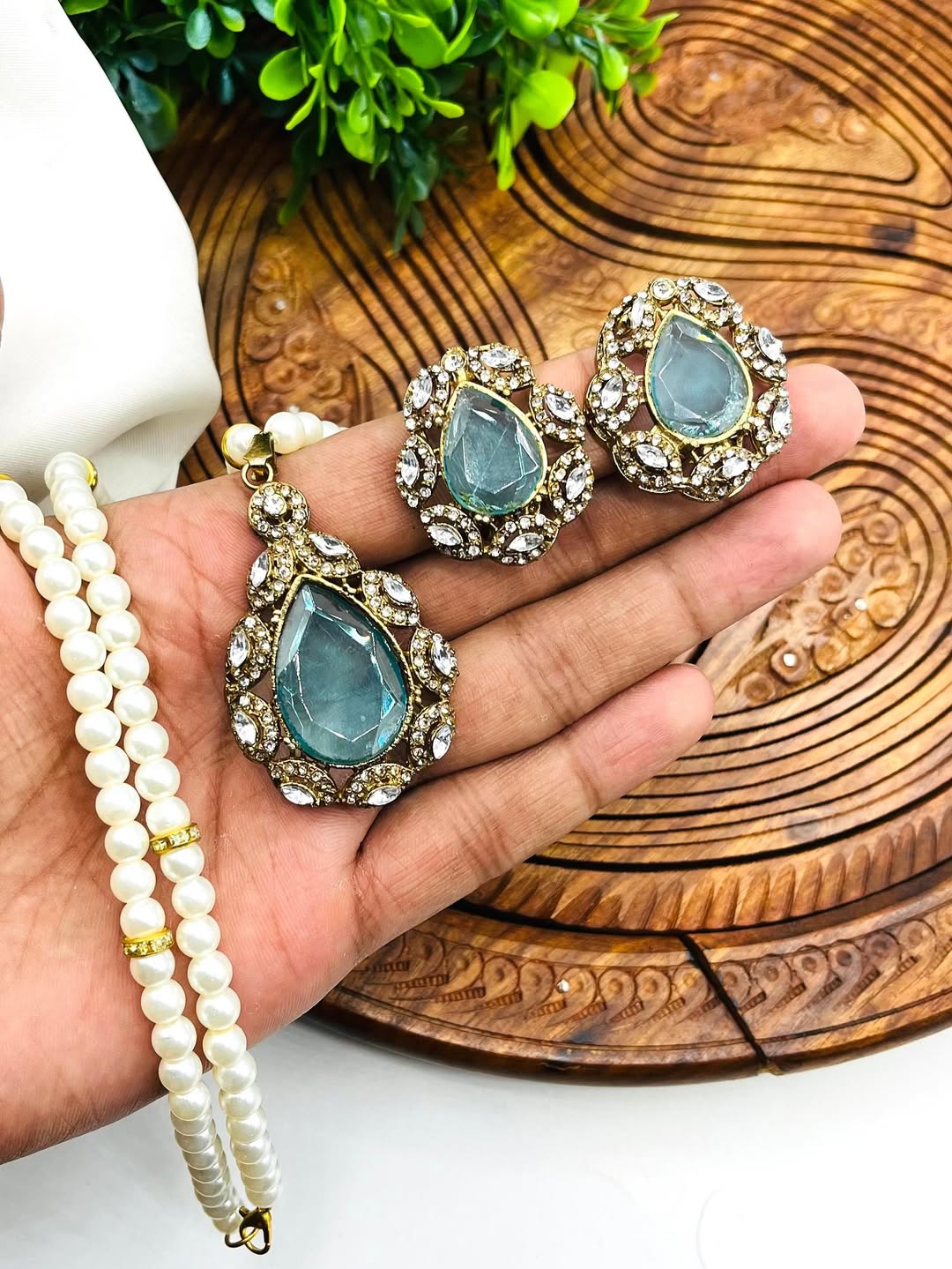 Handmade Locket Set – Stylish, Versatile & Sophisticated