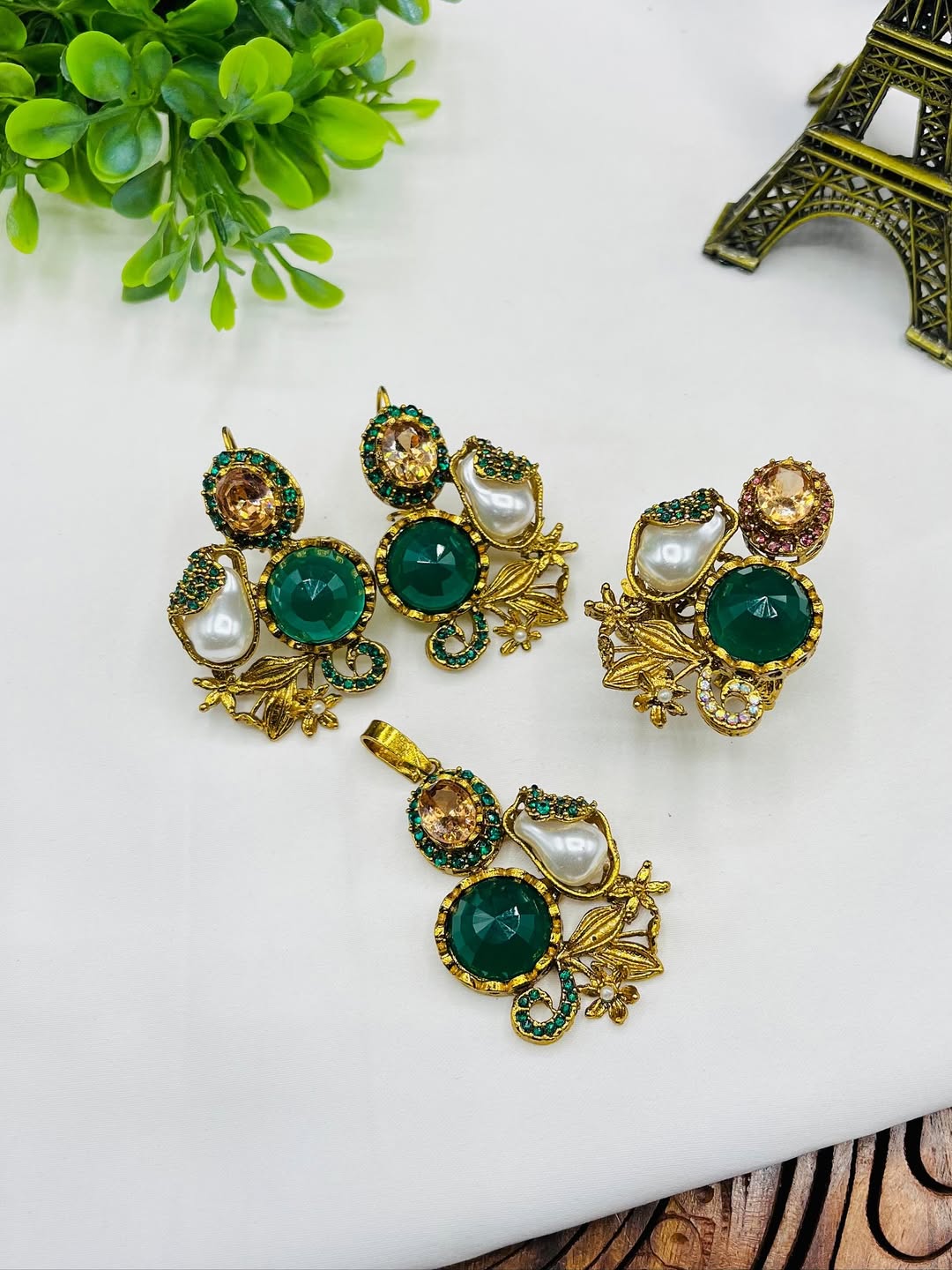 Handcrafted Turkish Combo Locket Set – Stylish & Versatile Design