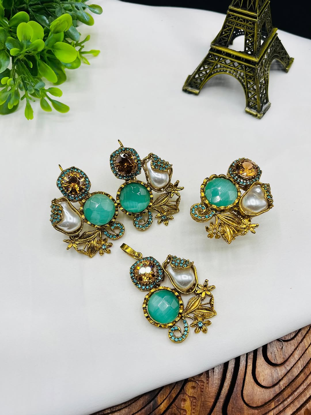 Handcrafted Turkish Combo Locket Set – Stylish & Versatile Design