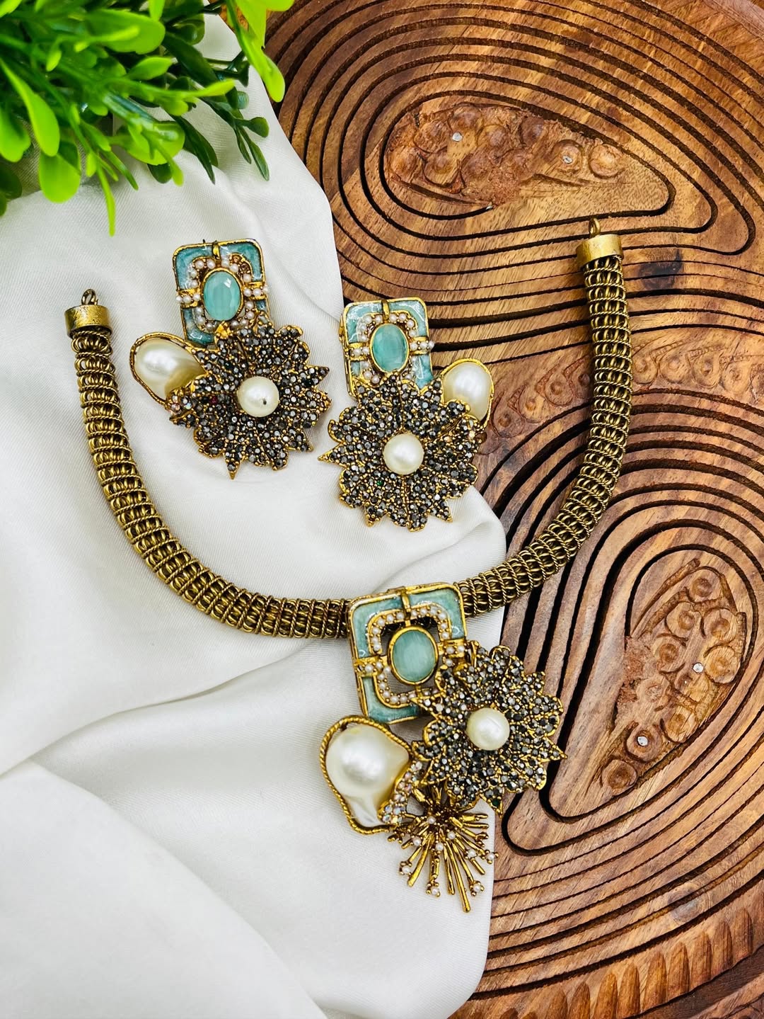 Turkish Hasli Necklace – Adjustable Neckline for Perfect Fit